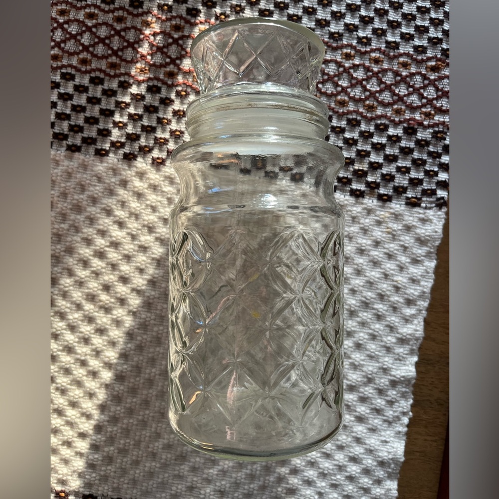 Vintage 1984 Mr. Peanut Clear Glass Diamond Pattern Jar with lid